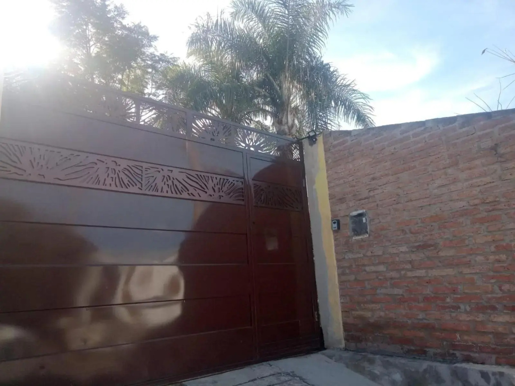 RAIZ DEL CIELO, entre 2 jardines de ensueño