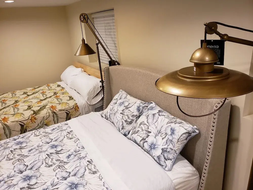 LUXE Retreat at 8050 Kaymar Dr. - фото 4