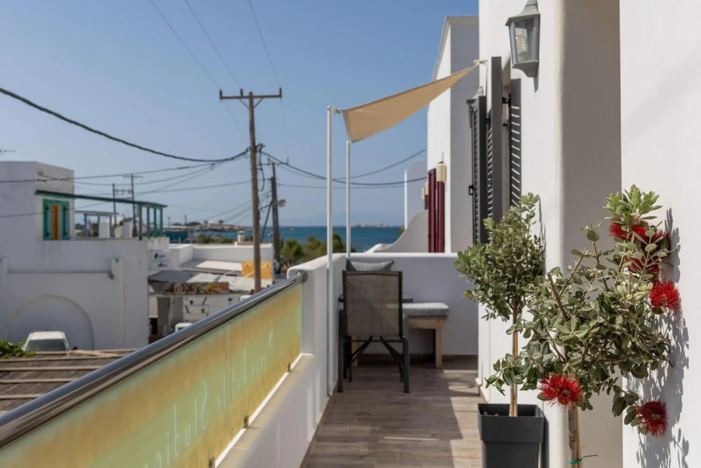 Naxos Petite Studios - Général