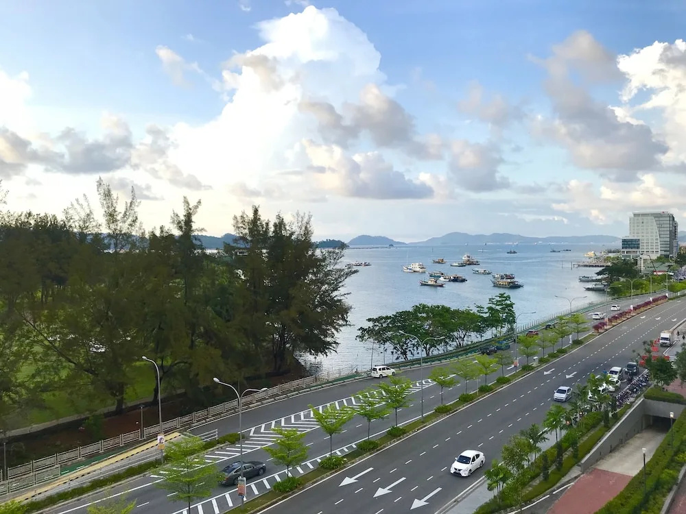 Beach & Waterfront