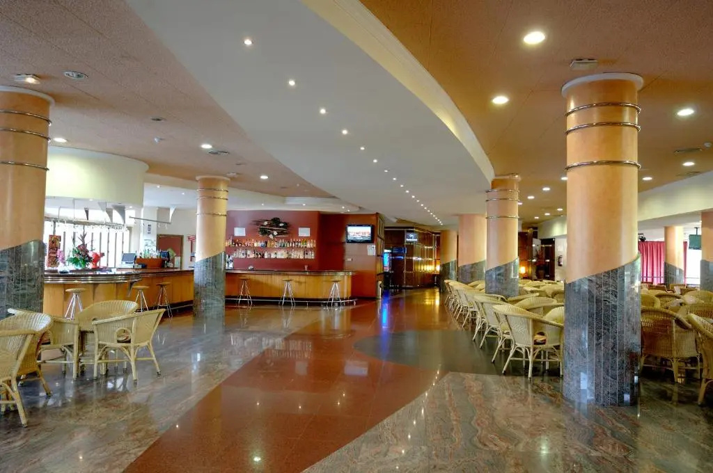 Food & Beverage