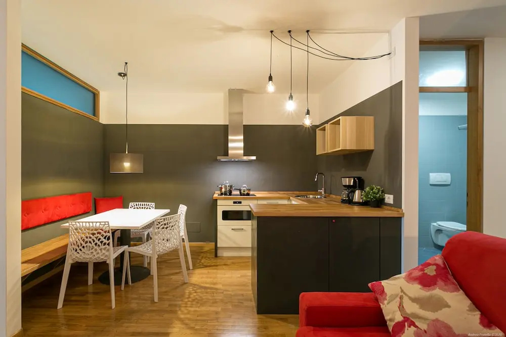 2 Bedrooms Apartment