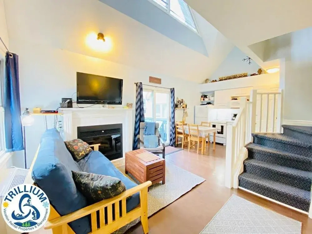 Cozy Studio Loft with 2 Bath - фото 9