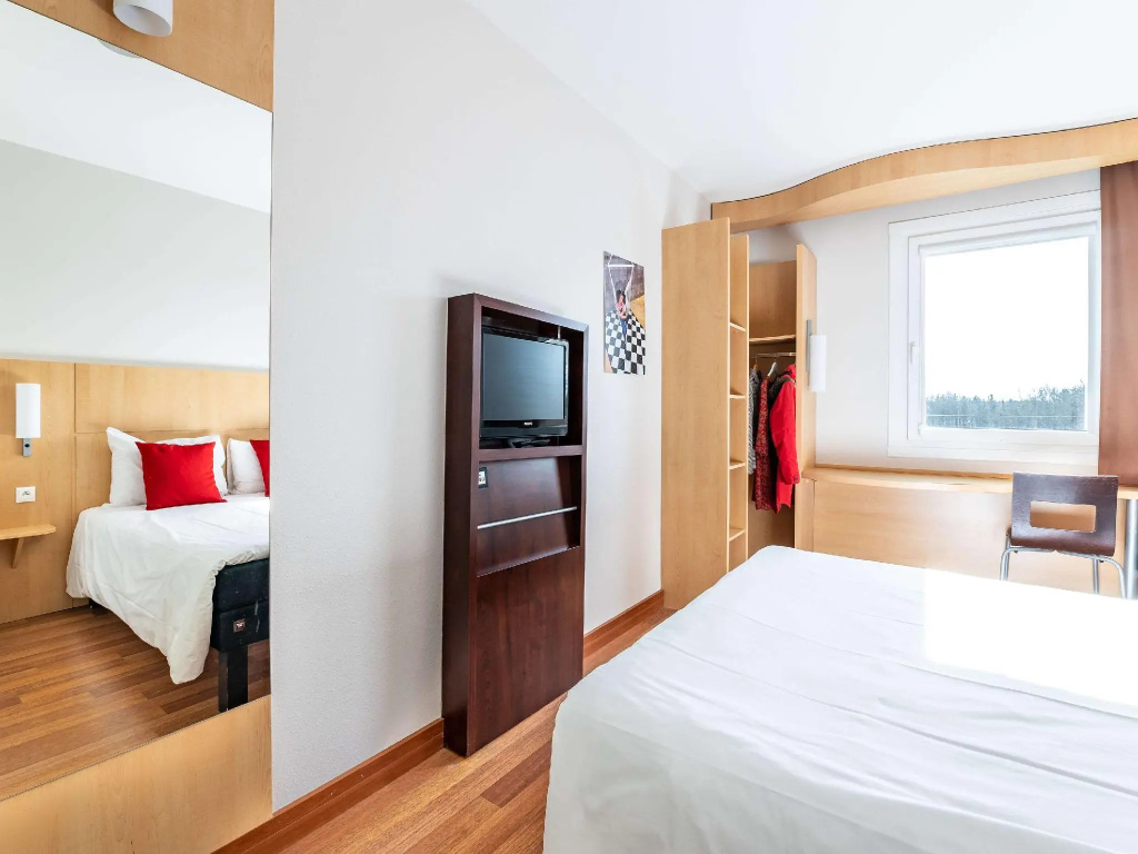 Standard Double room (full double bed)