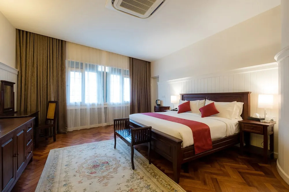 The Chambers - Chambres