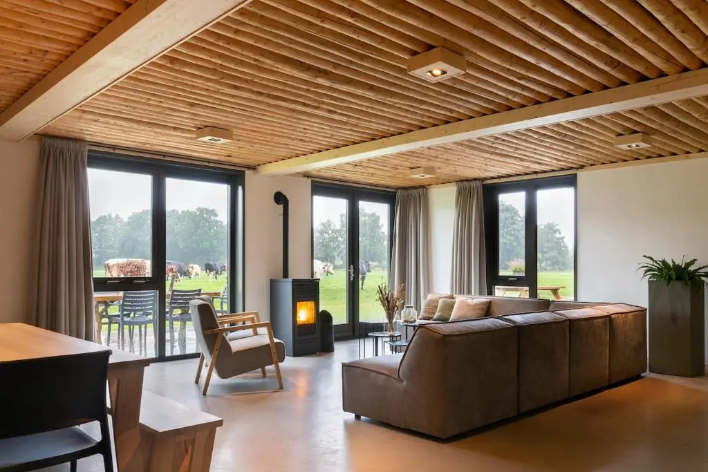 6 Bedrooms Cottage