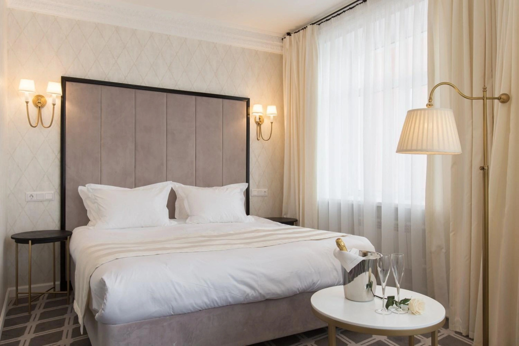 Standard Business Double room (full double bed)