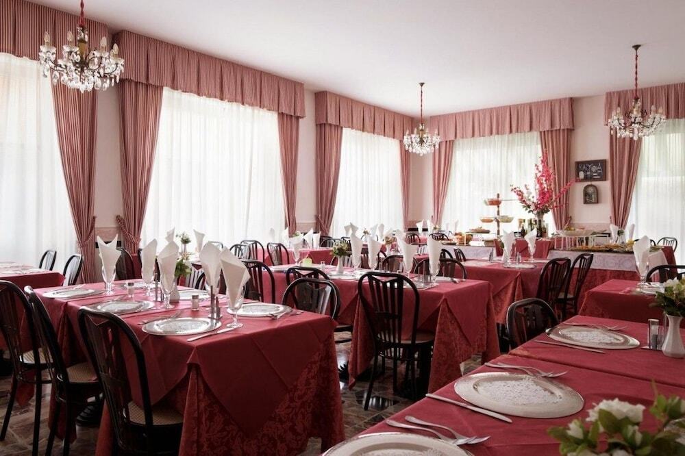 gallery_image_hidden_16