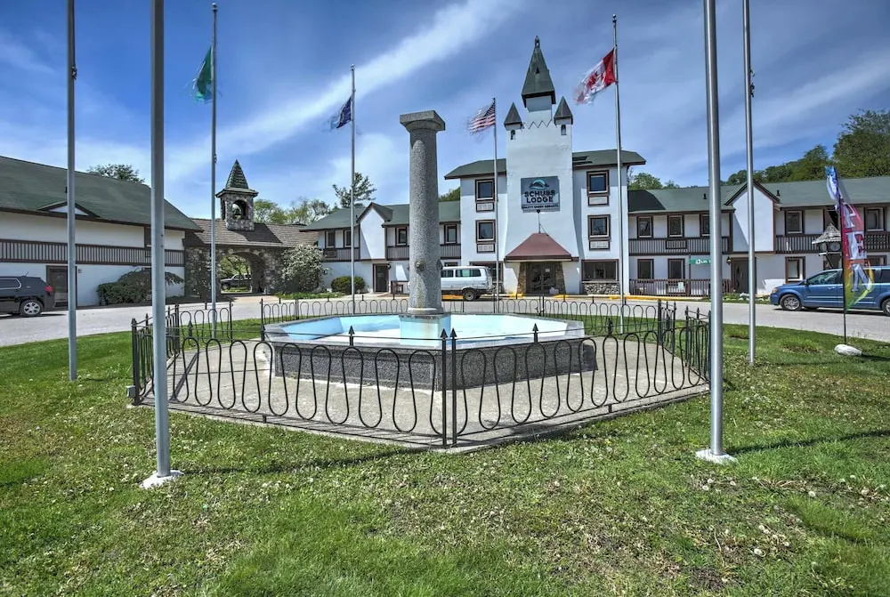 Schuss Mountain Resort Condo: Steps to Golf!