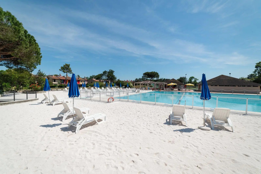 Beach & Waterfront