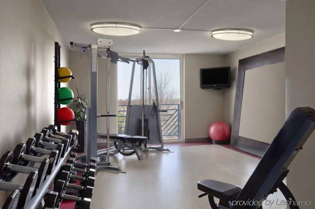 Embassy Suites by Hilton Minneapolis Airport - фото 25