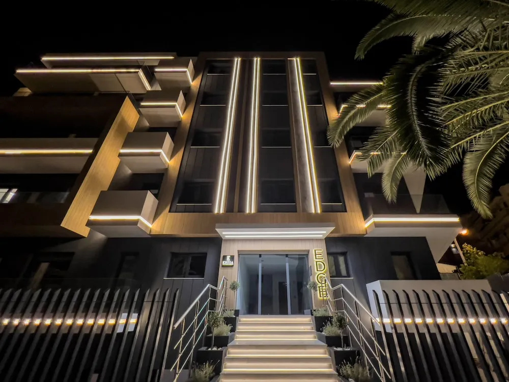 THE EDGE Luxurious Penthouse Shared Gym