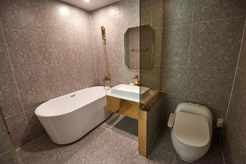 Deluxe Double room (full double bed)