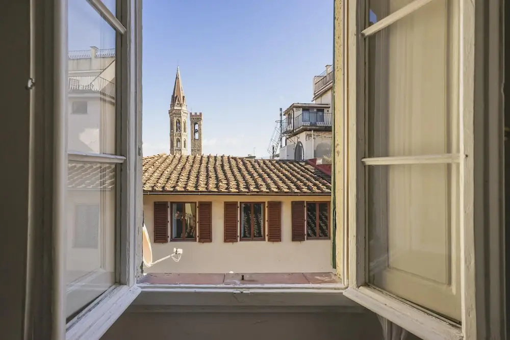 Cerchi 3 in Firenze With 2 Bedrooms and 1 Bathrooms