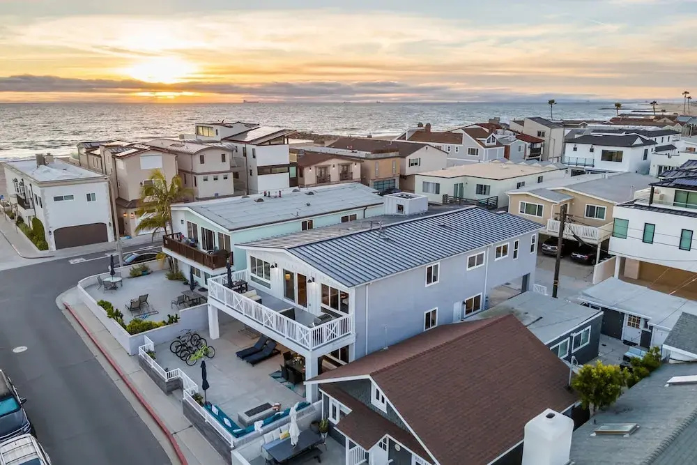 Ocean Breeze Buyout by Avantstay Steps to Beach