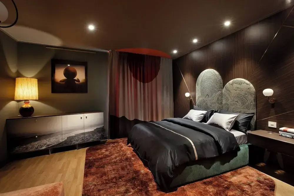 2 Bedrooms Premier Apartment with park view