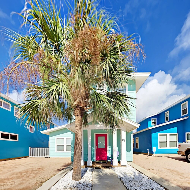 23 Royal Palms 3 Bedrooms 3.5 Bathrooms Townhouse