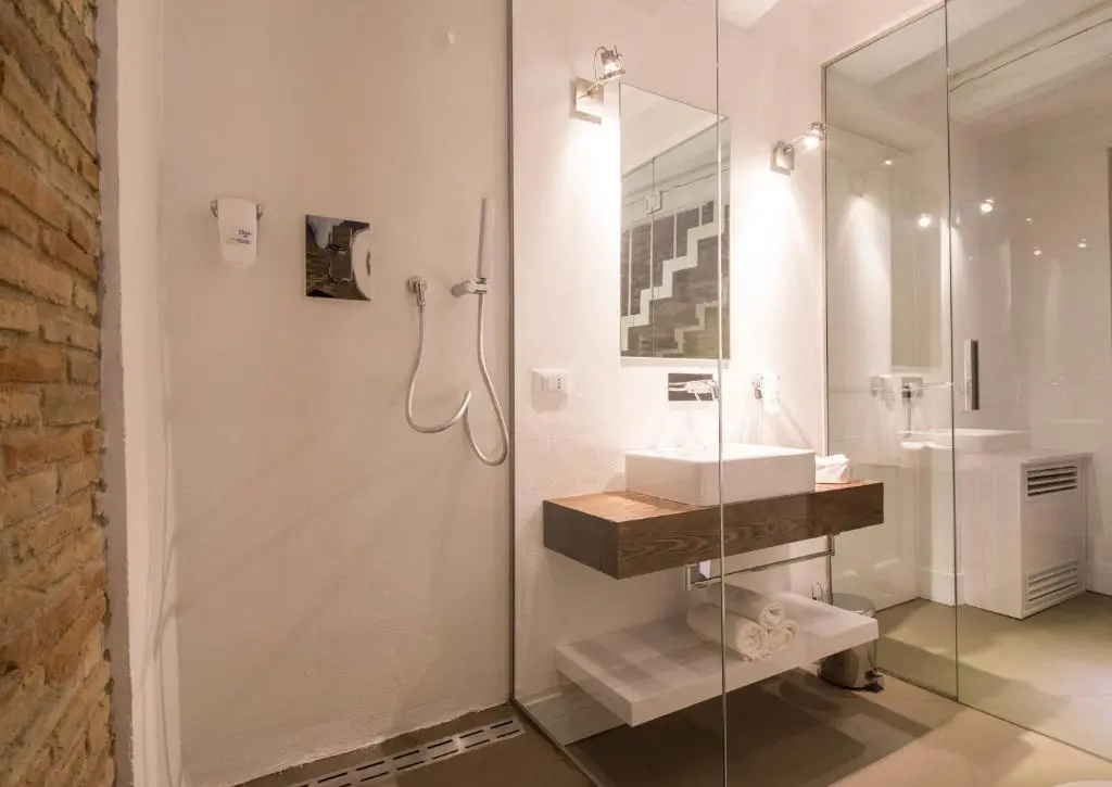 Deluxe Double Duplex room (full double bed)