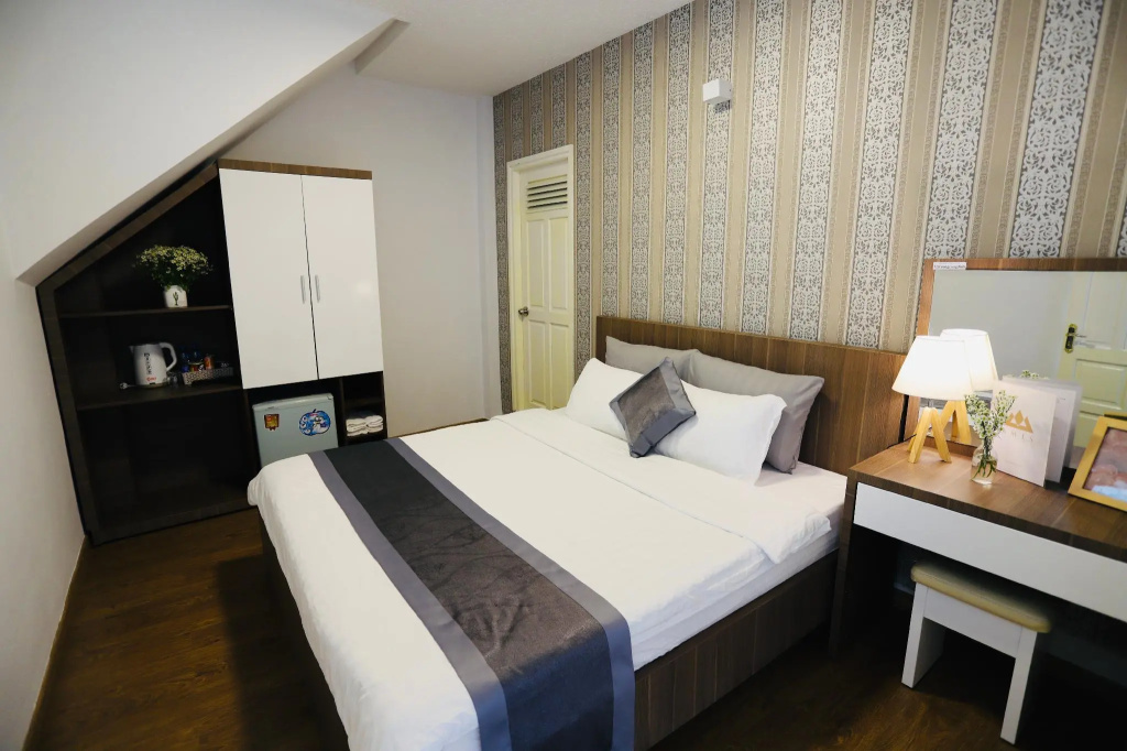 Standard Double room (full double bed)