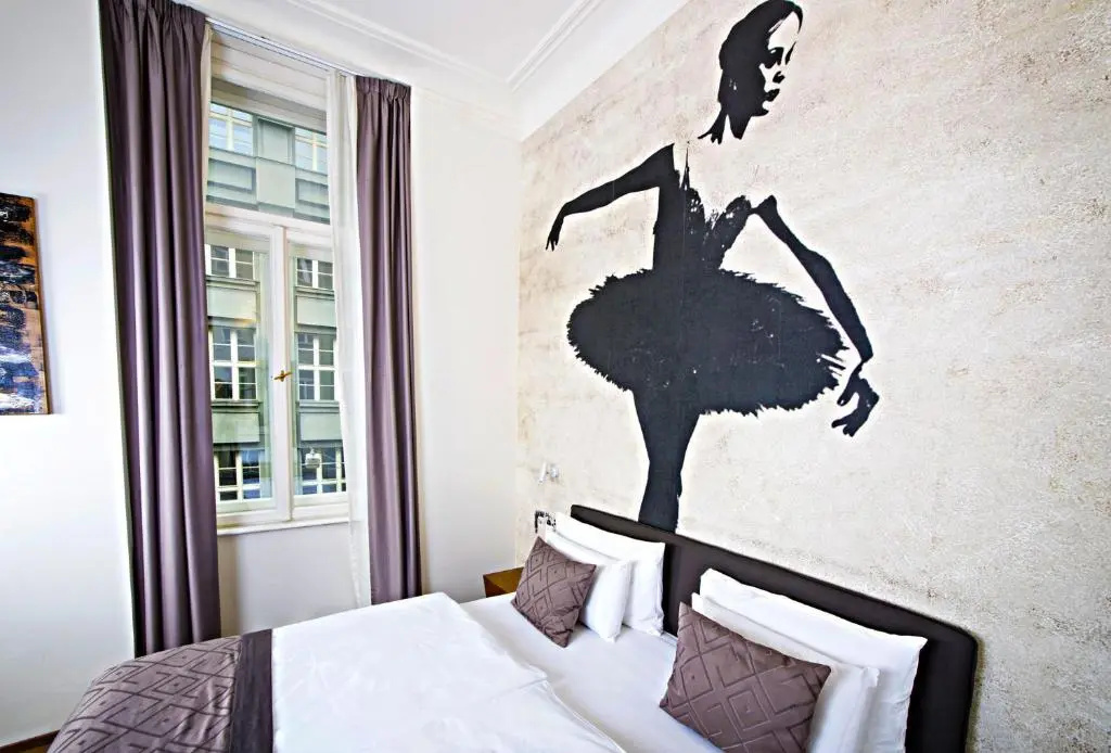 Superior Double room with street view (full double bed)