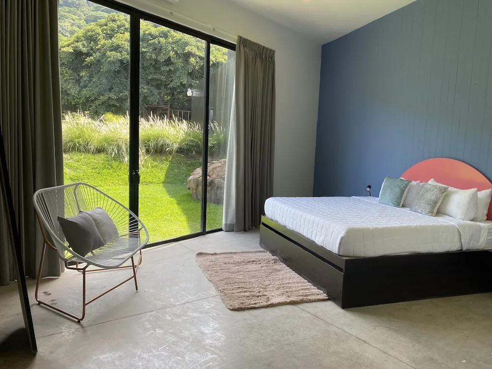 Standard Double room with garden view (full double bed)