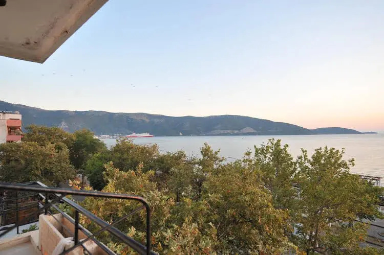 Balcony & Terrace