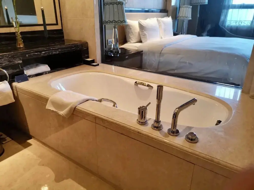 Comfort room