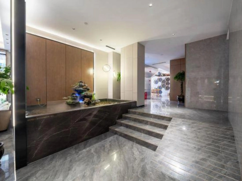 Lobby & Reception
