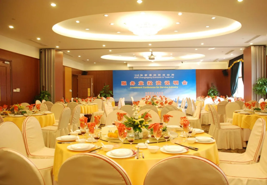 Food & Beverage