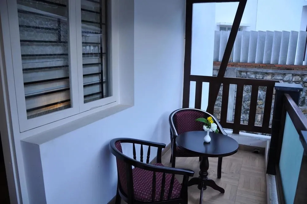 Balcony & Terrace