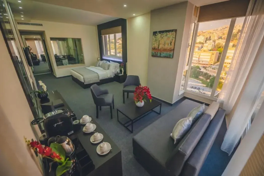 Louis V Hotel Beirut - фото 11