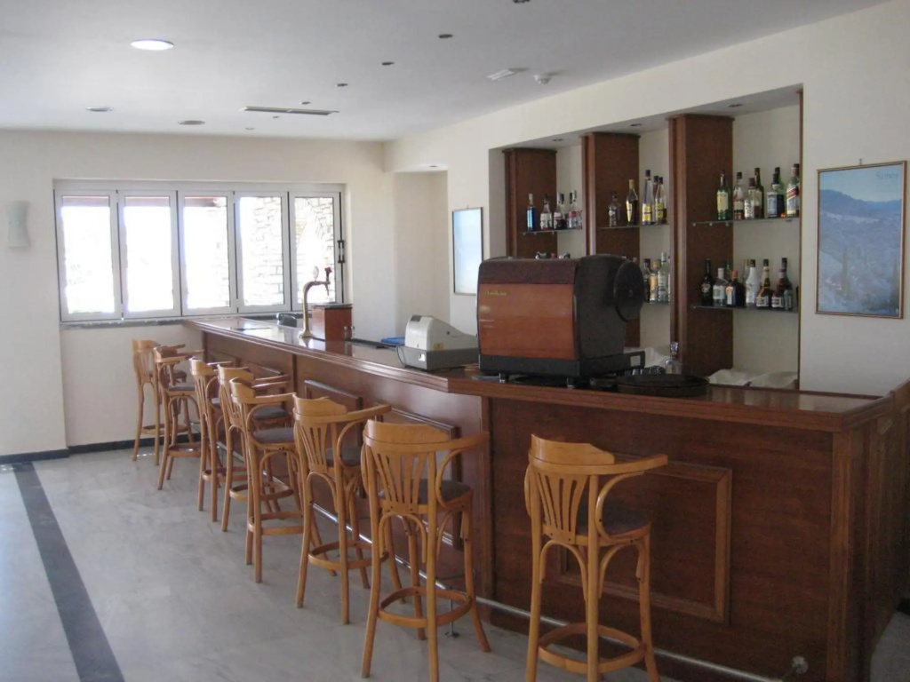 Food & Beverage