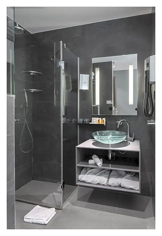 Lyric Hotel Paris 65