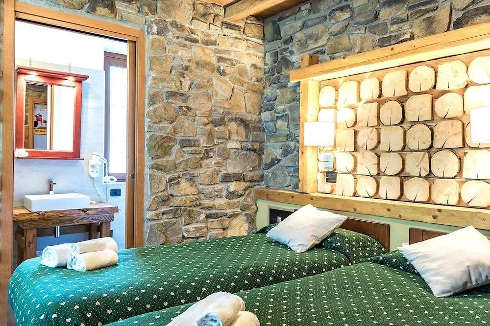 Standard Double Basement room (full double bed)