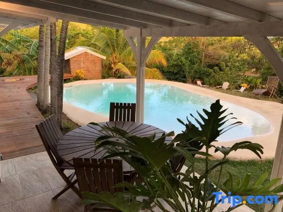 Villa (Low) Air-Conditioned Private Lagoon Pool and Garden Beach 15 Minutes Walk