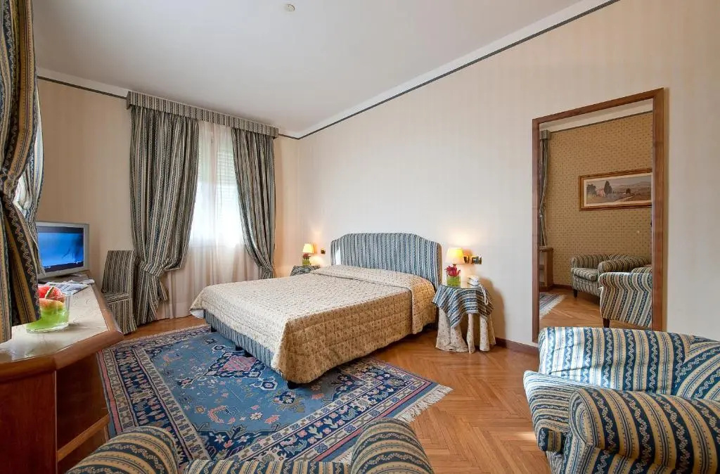 Grand Hotel Nizza Et Suisse - Chambres