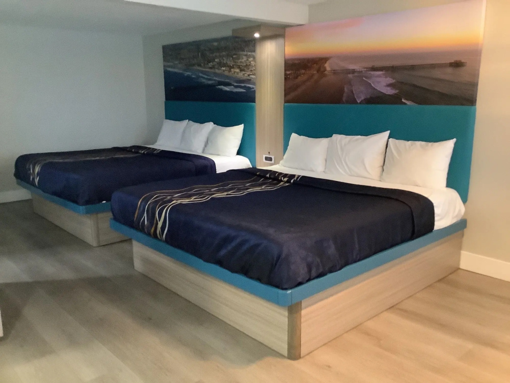 Super 8 by Wyndham Oceanside Downtown