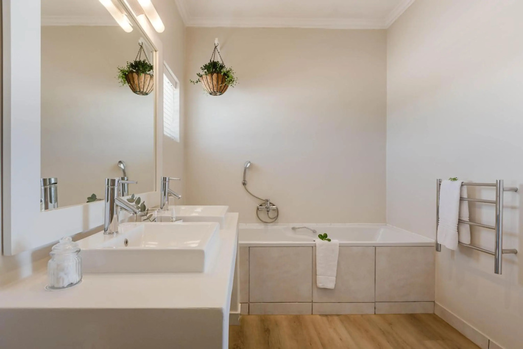 Robberg Beach Lodge - Lion Roars Hotels & Lodges - фото 40