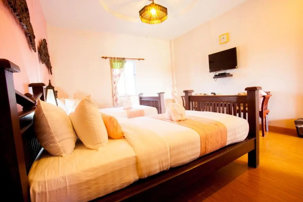 P Paradise Hotel - Chambres