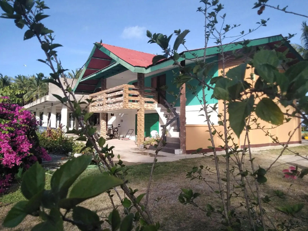 la caballa beach resort bar & grill