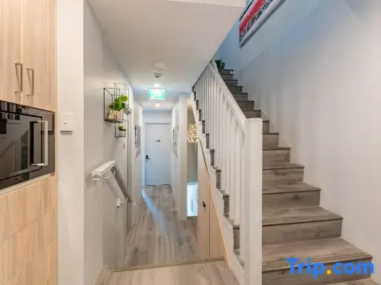 City Heart Ensuite Room – Walk to Central, Cafés & Transit