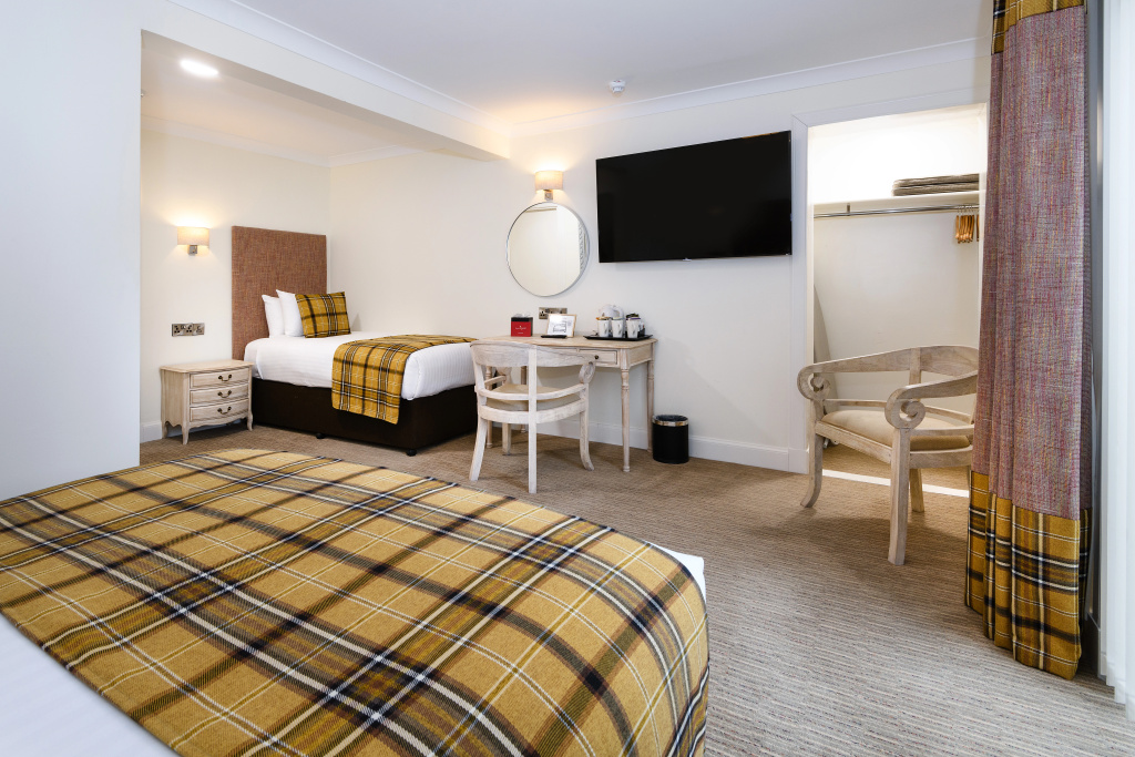Fisher's Hotel — 5