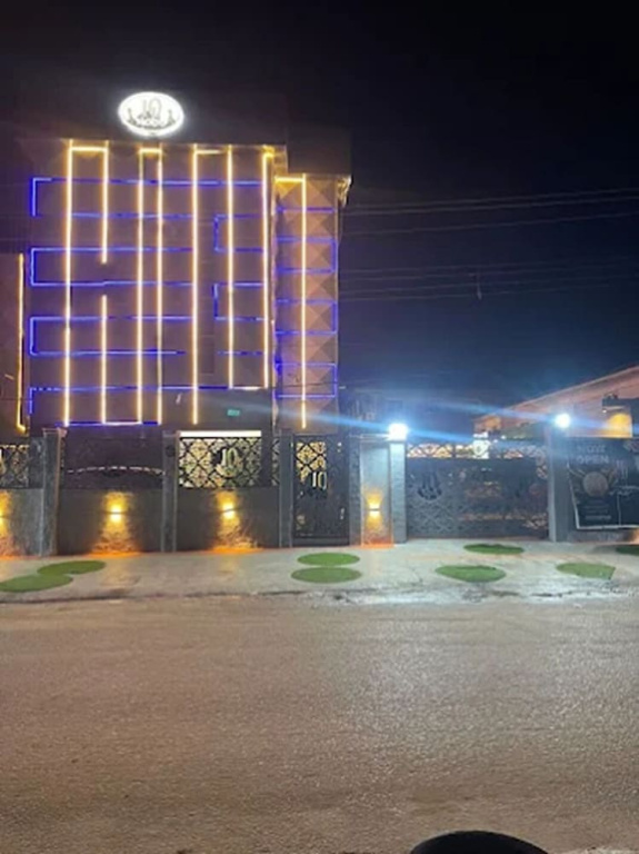 10 Kobo Hotel & Suites