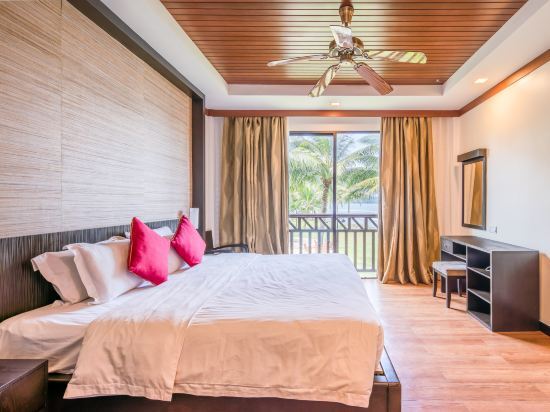 Borneo Beach Villas