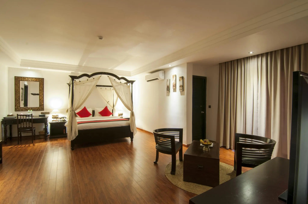 Double Junior Suite with balcony (full double bed)