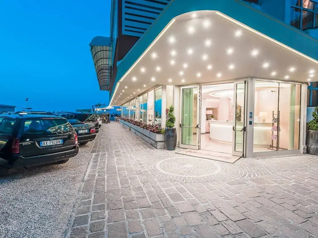 Hotel photo 11