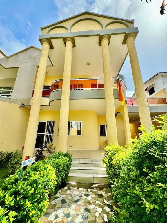 Guesthouse Cocotiers Cotonou image
