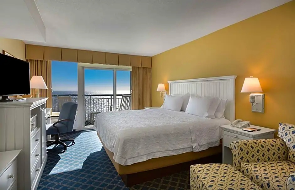 2 Bedrooms Suite oceanfront