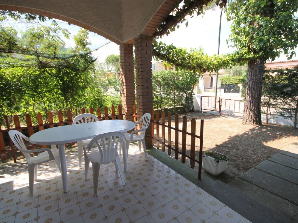 Attractive Holiday Home in Lido di Volano with Beach Nearby