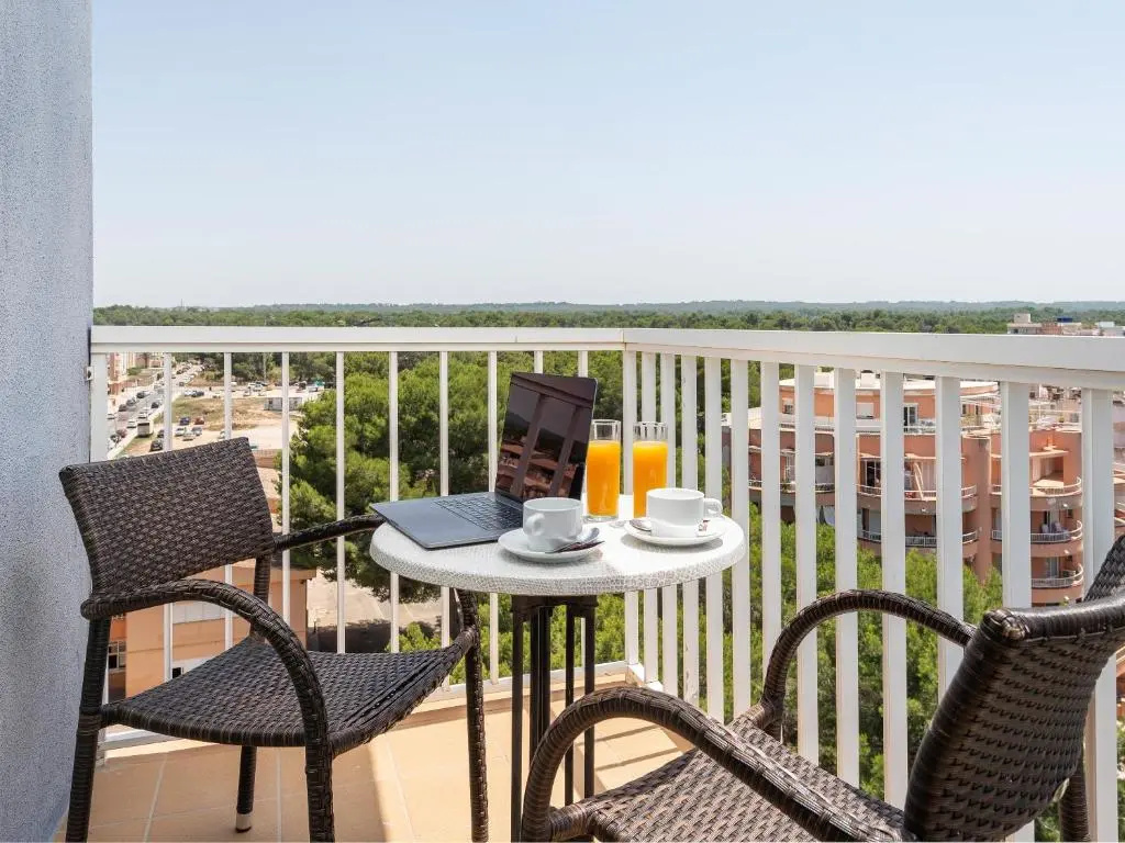 Double room with balcony (full double bed)